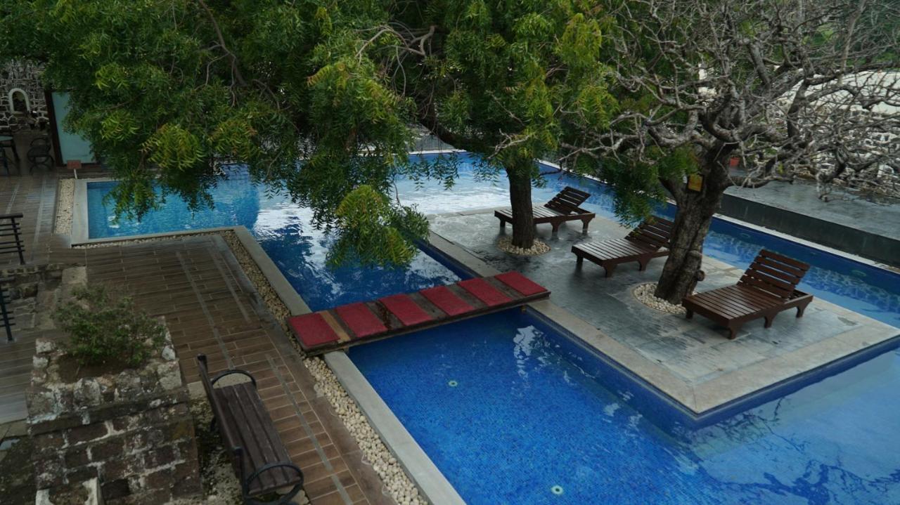 Fort Jadhavgadh -A Gadh Heritage Hotel Sasvad Ngoại thất bức ảnh