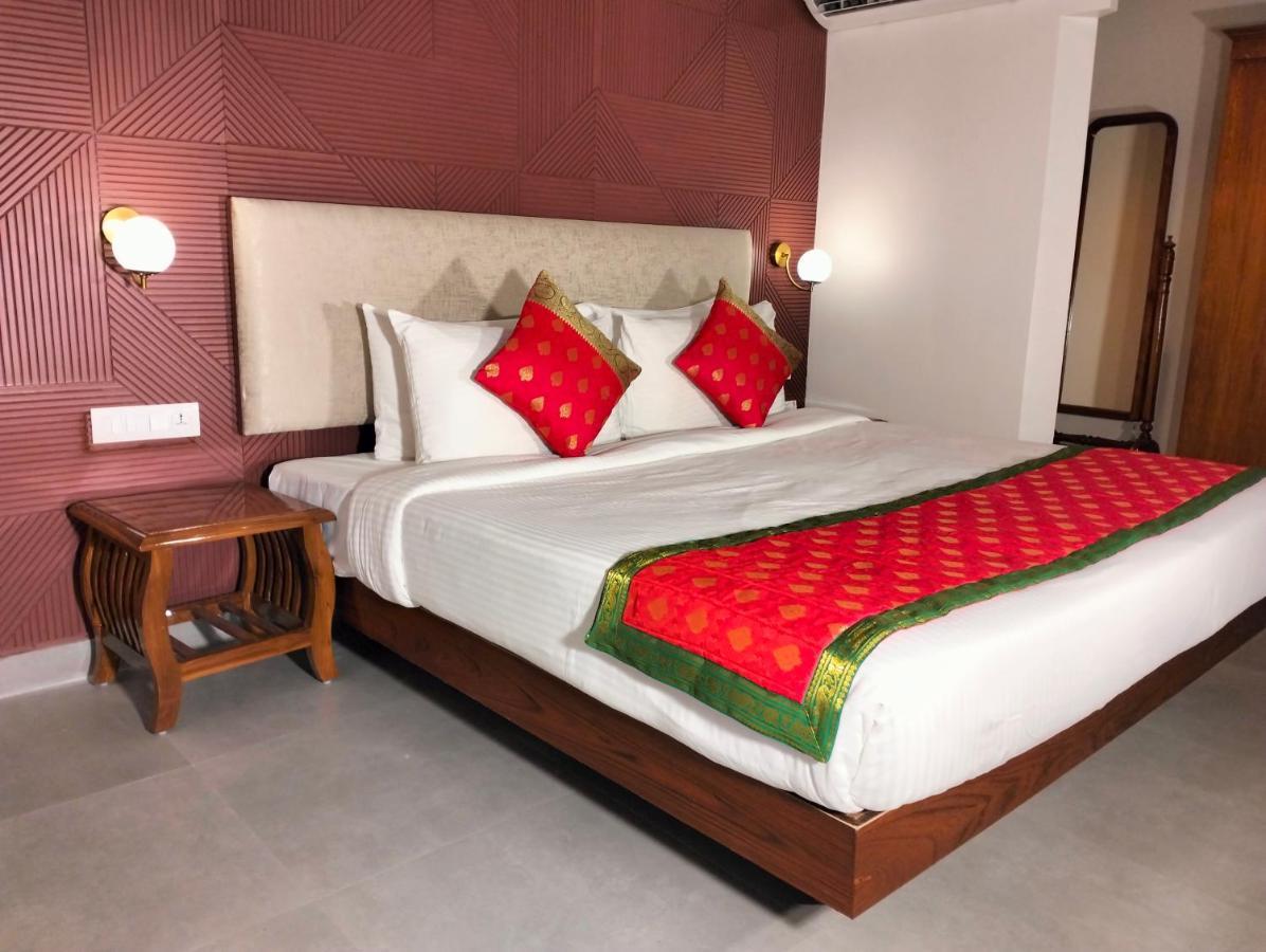 Fort Jadhavgadh -A Gadh Heritage Hotel Sasvad Ngoại thất bức ảnh