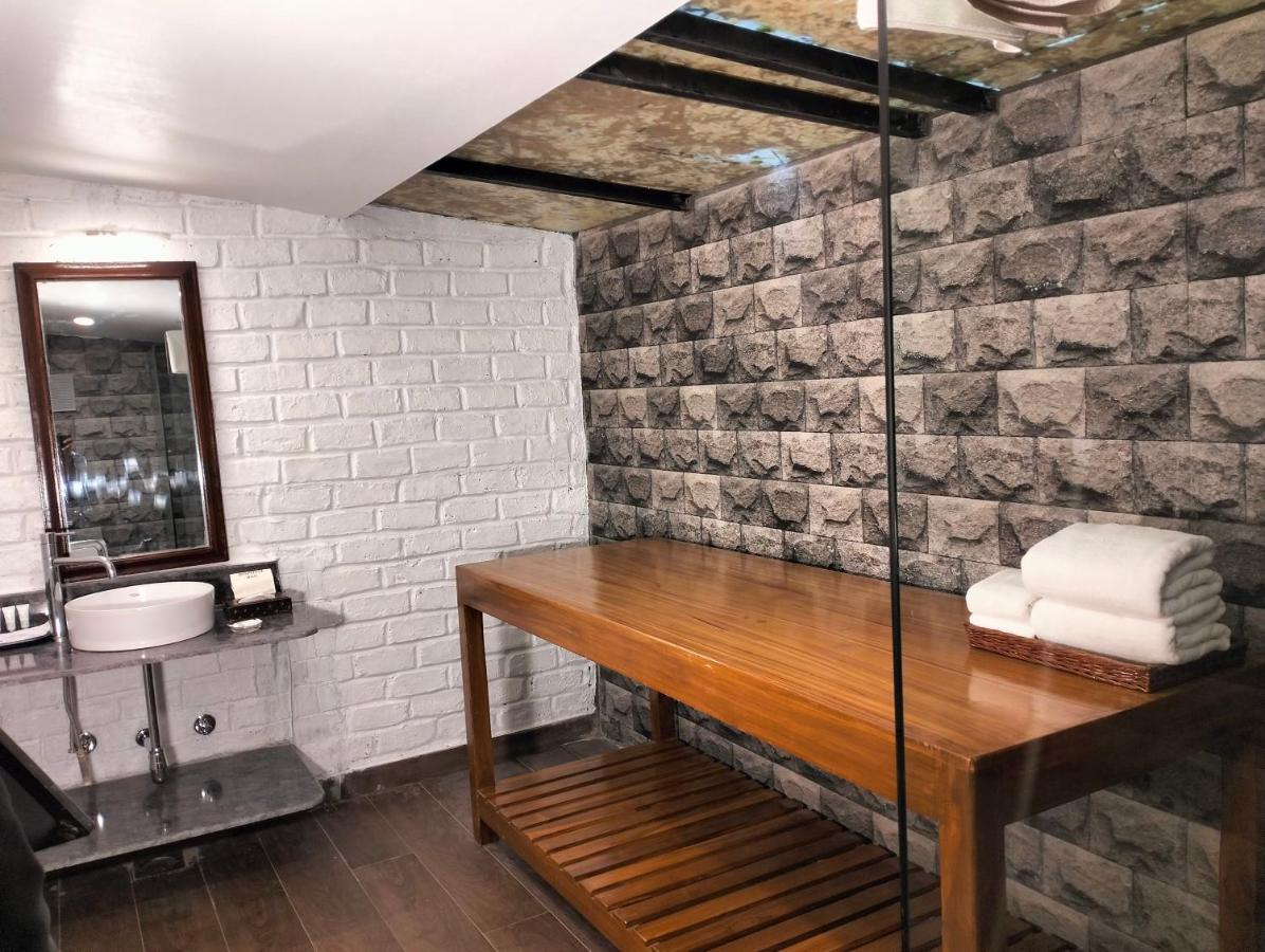 Fort Jadhavgadh -A Gadh Heritage Hotel Sasvad Ngoại thất bức ảnh