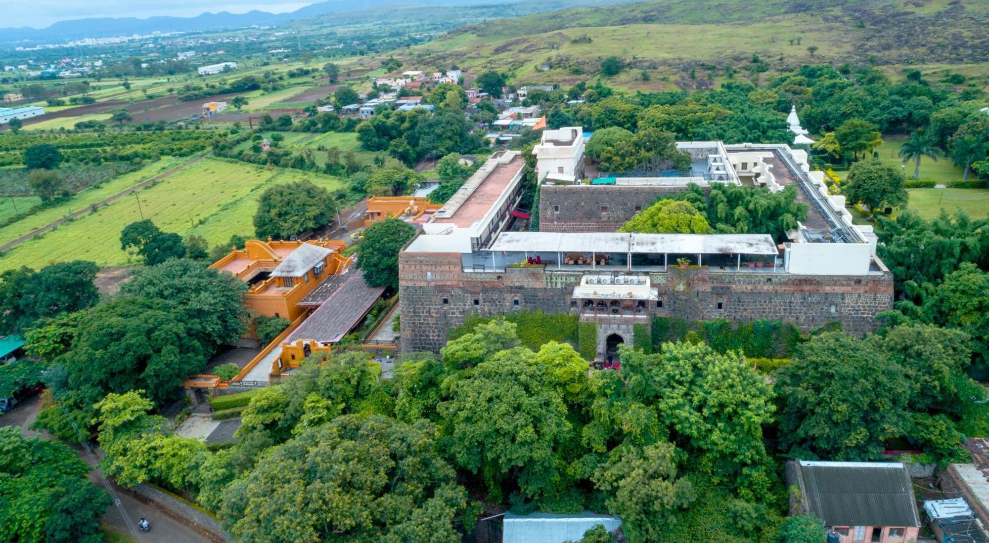 Fort Jadhavgadh -A Gadh Heritage Hotel Sasvad Ngoại thất bức ảnh