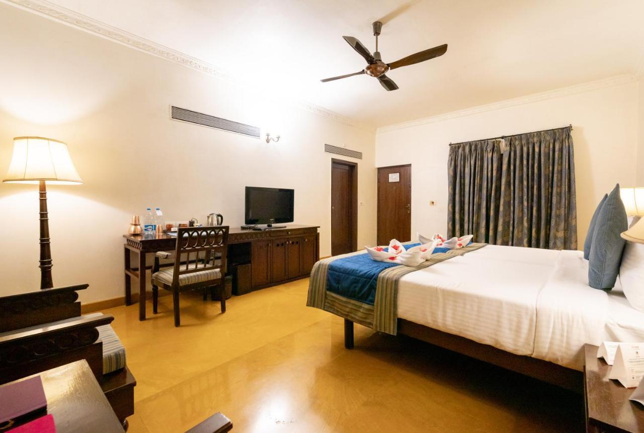 Fort Jadhavgadh -A Gadh Heritage Hotel Sasvad Ngoại thất bức ảnh