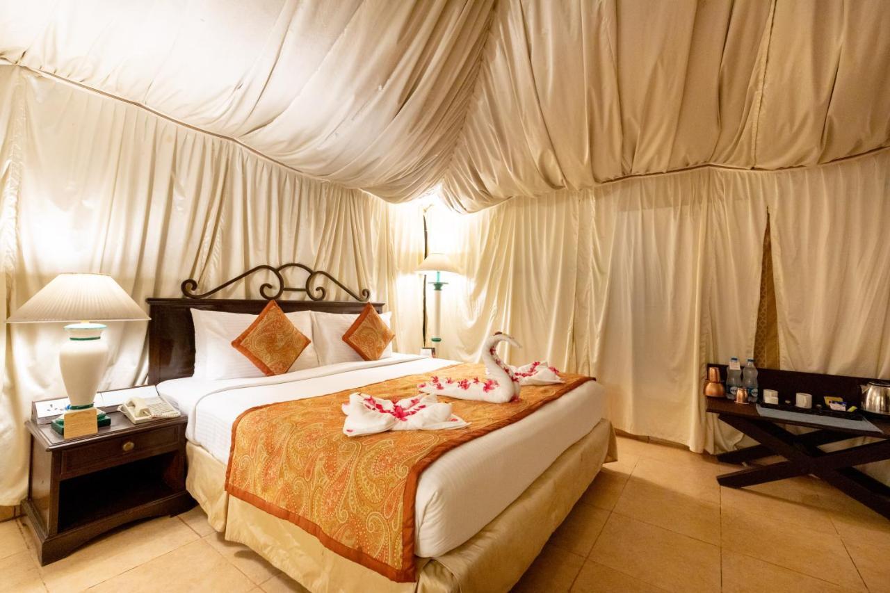 Fort Jadhavgadh -A Gadh Heritage Hotel Sasvad Ngoại thất bức ảnh