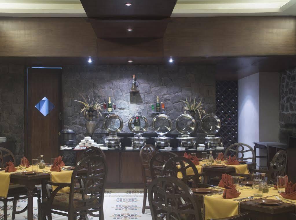 Fort Jadhavgadh -A Gadh Heritage Hotel Sasvad Ngoại thất bức ảnh